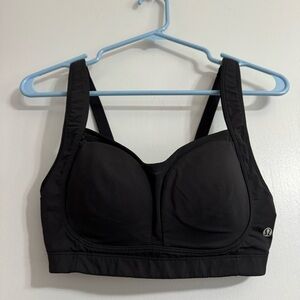 Lululemon Activewear Ta Ta Tamer Sports Bra Size 34D in Black